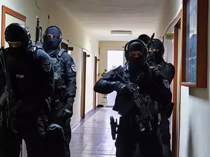 Тренировъчно учение за решаване на криза с въоръжен мъж се проведе в Шумен