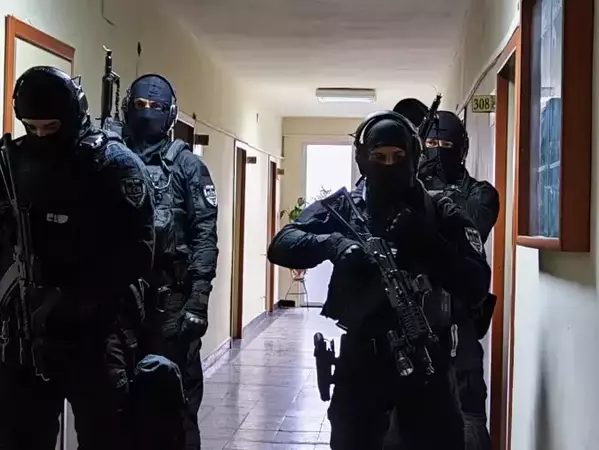 Тренировъчно учение за решаване на криза с въоръжен мъж се проведе в Шумен