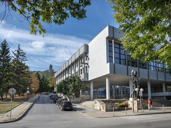 На 4 юни в Шумен се открива изложбата с българските олимпийци по природни науки „Моите будители“