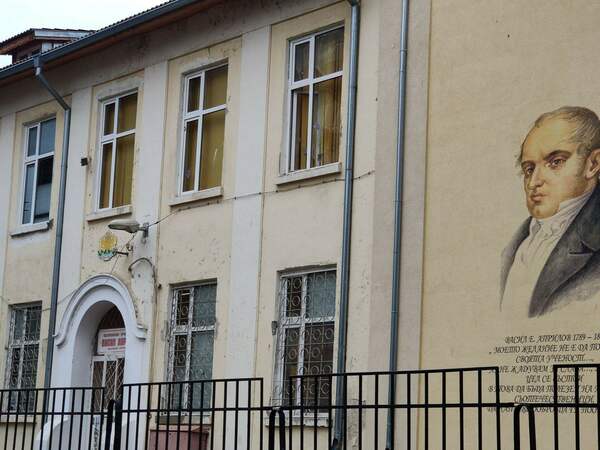 12 училища от Шуменска област подписаха договори за 2,5 млн. лв. за развитие на STEM средата