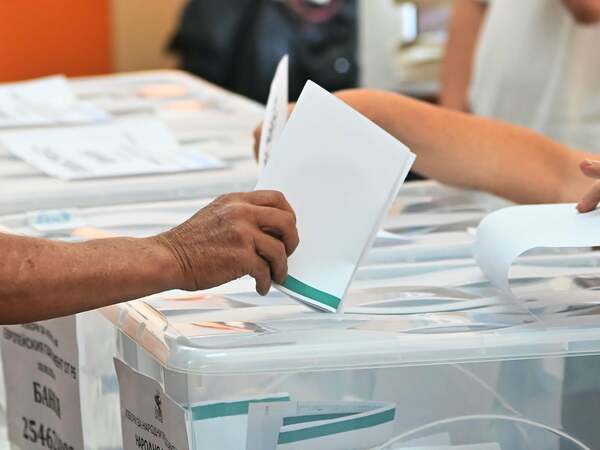 28 политически партии и 166 кандидати участват в предсрочните парламентарни избори в Шуменска област