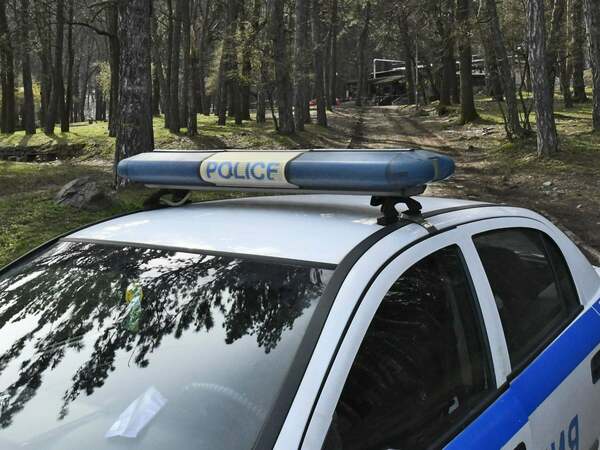 Мобилни полицейски екипи обслужват отдалечени населени места