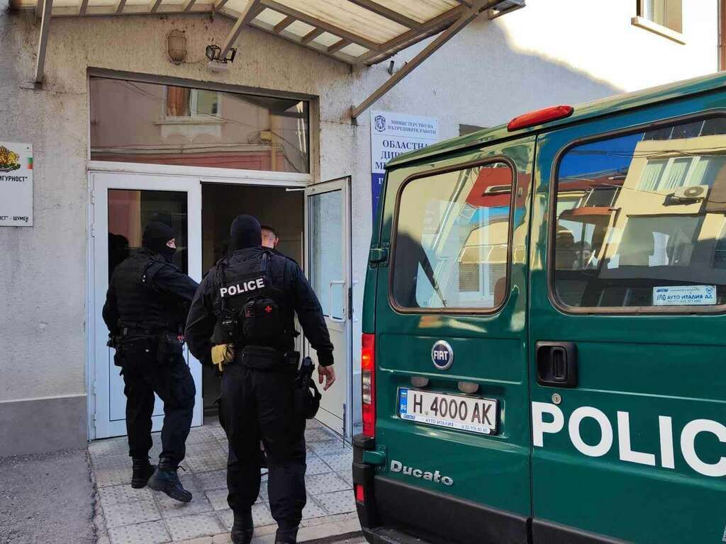 Арести за купуване на гласове в Шумен