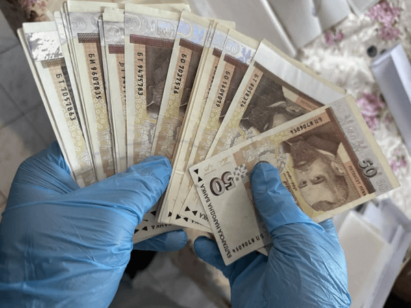 Разбиха канал за изработка на фалшиви пари