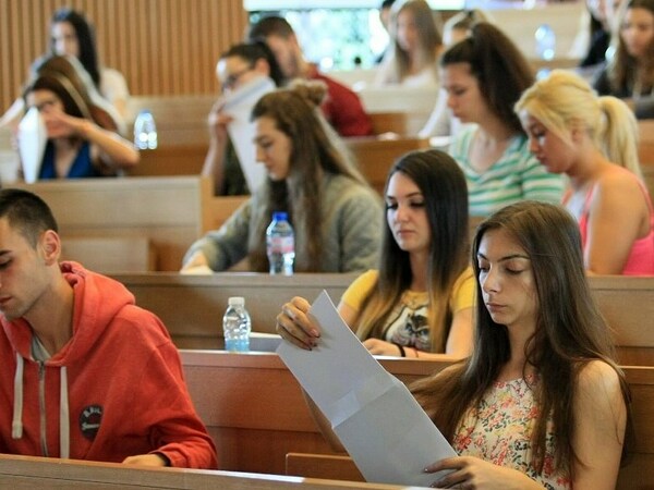 Ръст на стипендиите за студенти и докторанти