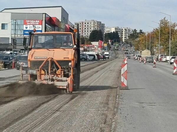 Преасфалтират бул. „Ришки проход“