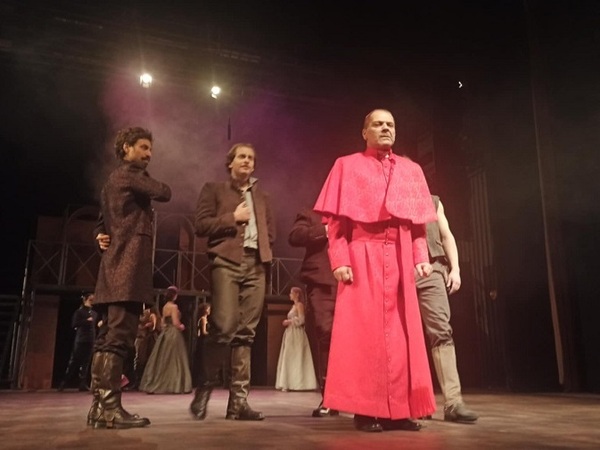 „Тримата мускетари“ оживяват в Шумен