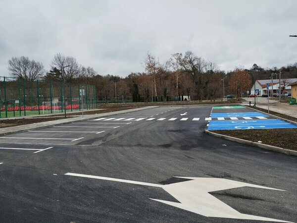 Нов паркинг в Нови пазар