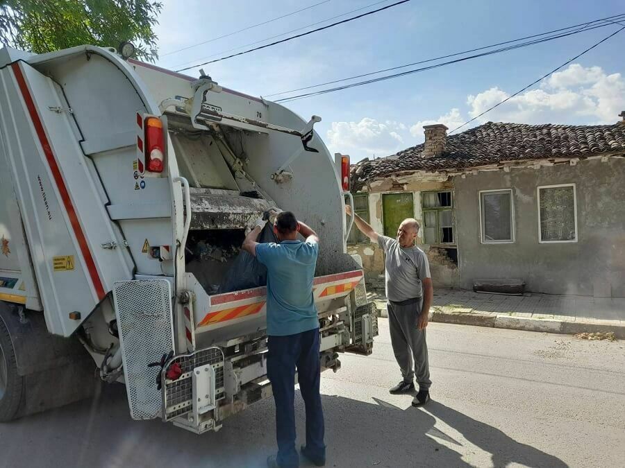 Удължават договорите на работници в селата