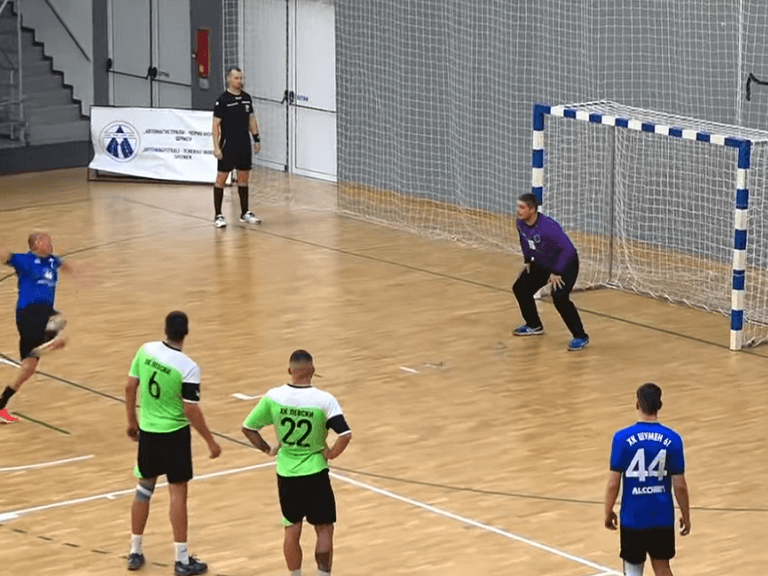 „Шумен 61“ ще зимува на точка от върха