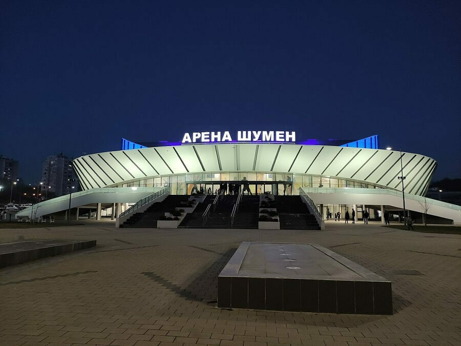 Експерт: Настилката в „Арена Шумен“ е опасна