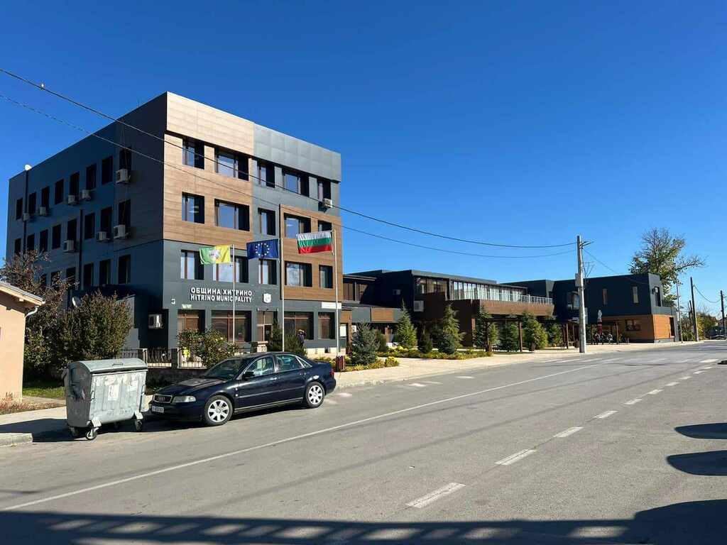 Ремонтират улици и пътища в община Хитрино