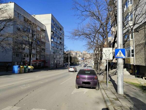 Полицията против паркирането по част от ул. „Ал. Константинов“