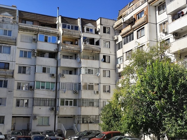 Започват плащания към общините за саниране на блокове 