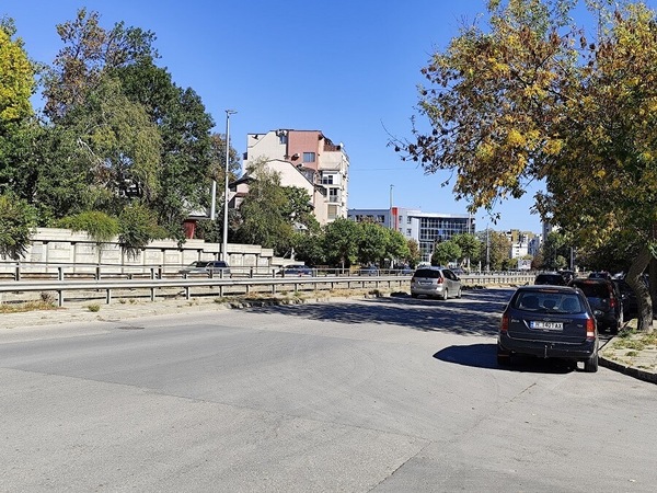 Подписка срещу забраната за паркиране до „Биохимия“