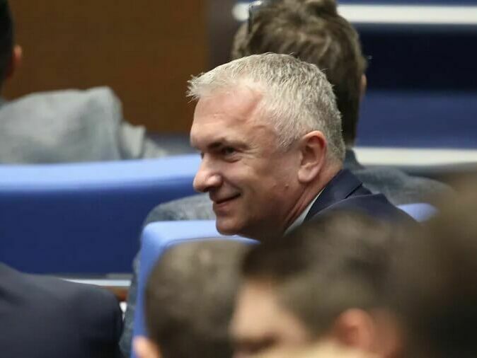 Джейхан Ибрямов запази имунитета си