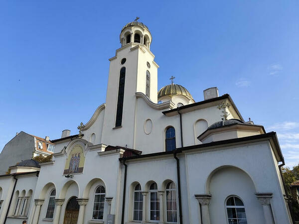 Промени в движението около църквите в Шумен