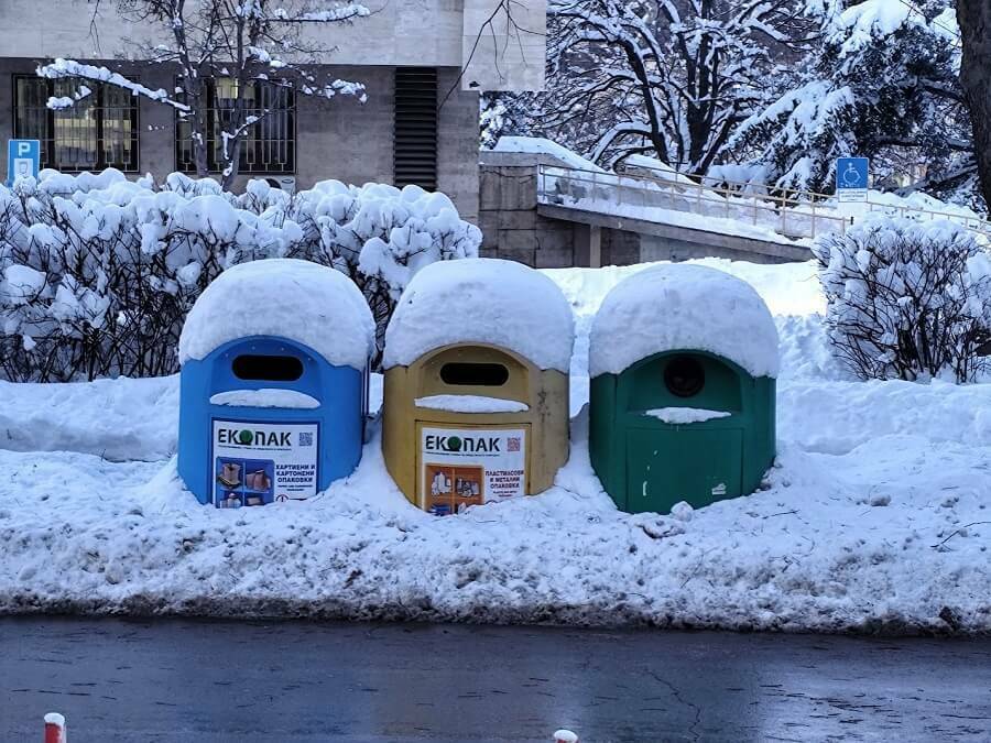 По сигнал: разчистват недостъпни контейнери