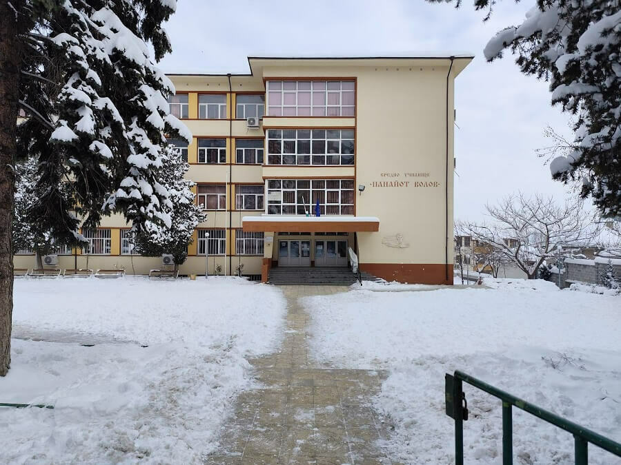 Казусът неучебни дни vs. онлайн обучение