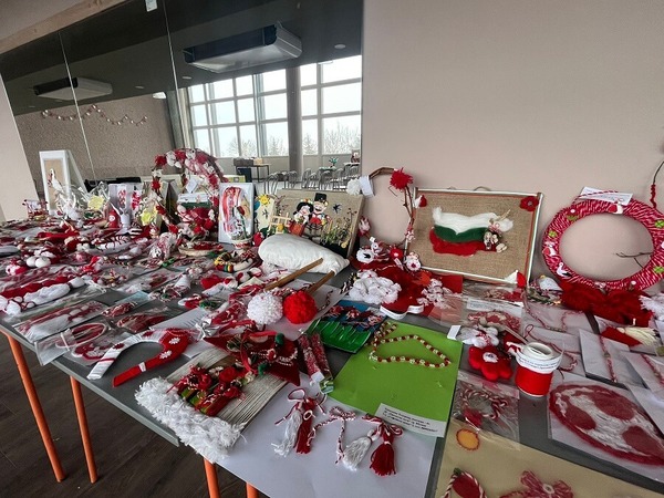 Награди за малки майстори на мартеници