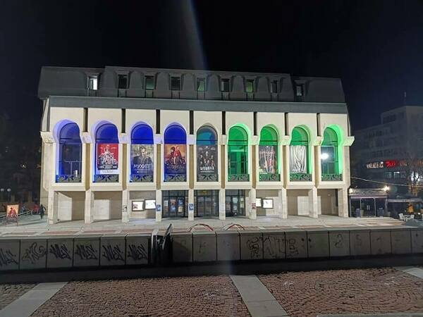 Осветяват две сгради в подкрепа на страдащите от лимфедем