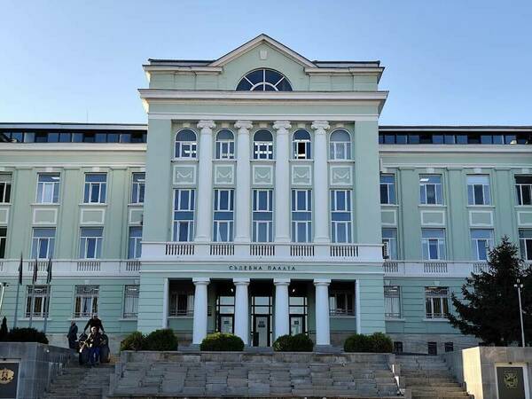 Заловеният наркопласьор остава в ареста