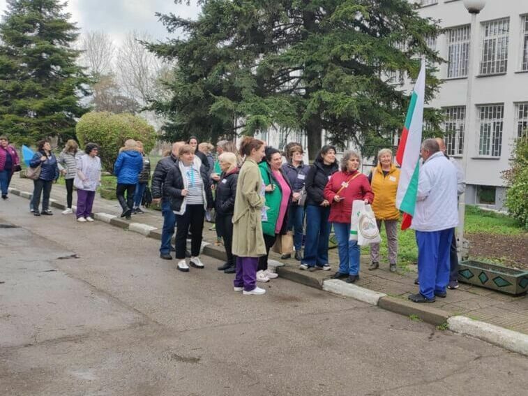 Протест за по-високи заплати