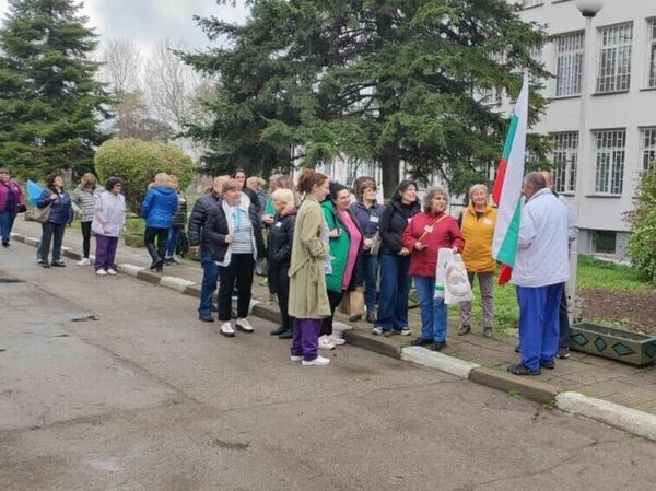 Протест за по-високи заплати