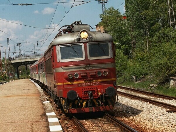 Промени в разписанието на БДЖ заради смяната на часа