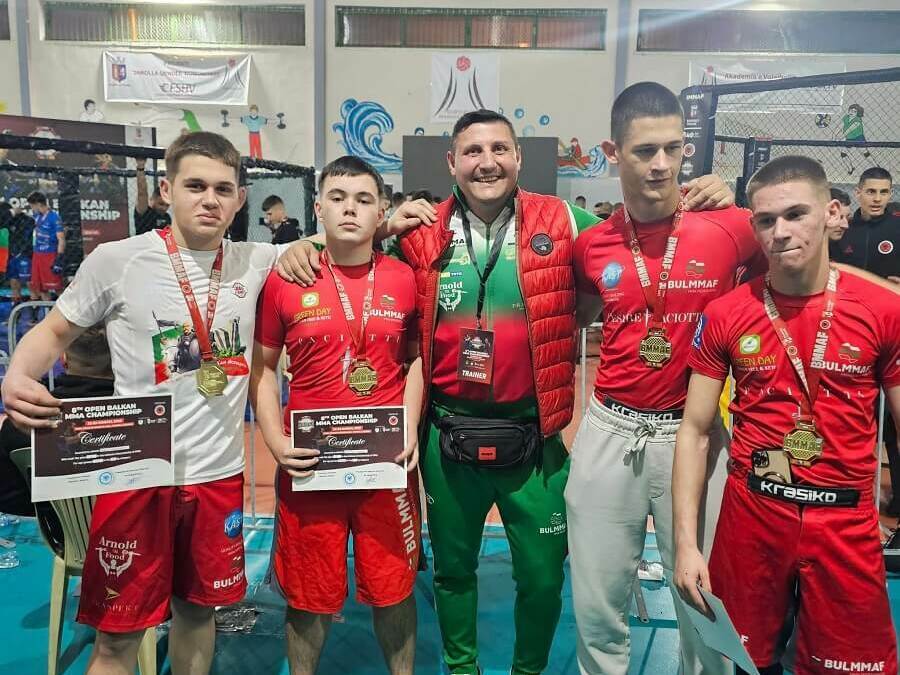 ММА бойци с четири балкански титли