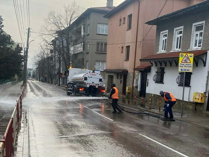 Миенето на улици започна