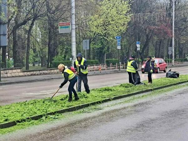 Започна косенето на тревните площи