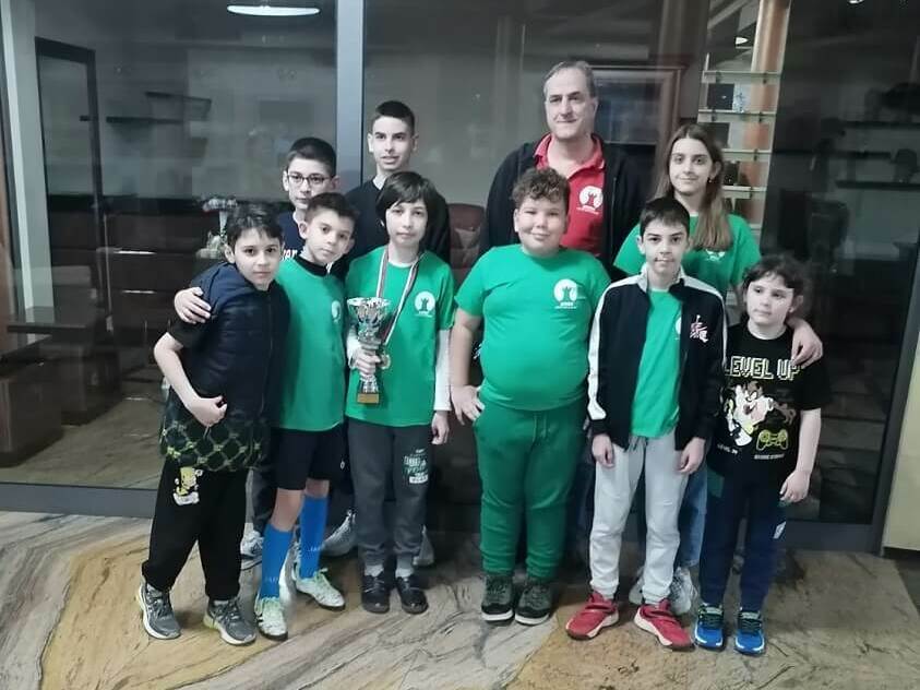 Два медала за млад шуменски шахматист