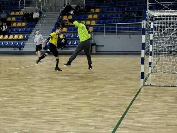 „Шумен 61“ с победа, утре предстои още един мач