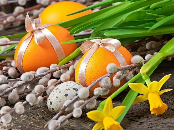 Студенти с двудневен великденски базар