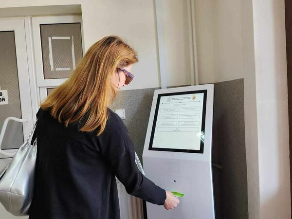 Билетна система заработи в паспортната служба