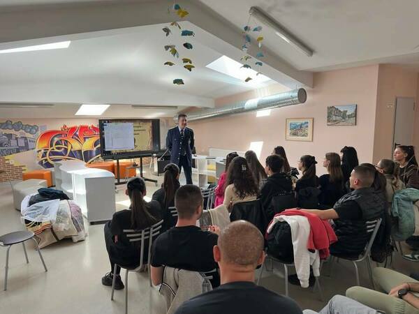 Призив към абитуриенти за безопасно шофиране