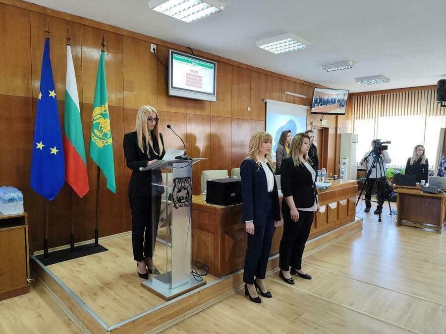 Новите съветници положиха клетва