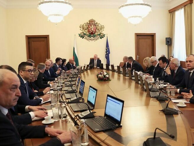 Кабинетът одобри парите за ръст на заплатите в психиатриите