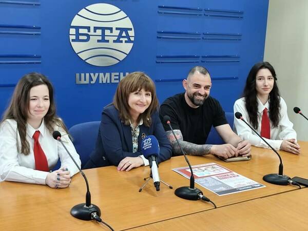 Шуменски ученици с изложба в Народното събрание