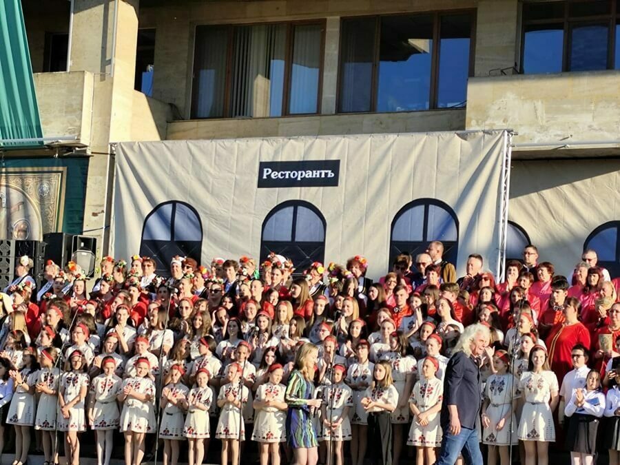 Над 200 души пяха заедно химна на Шумен