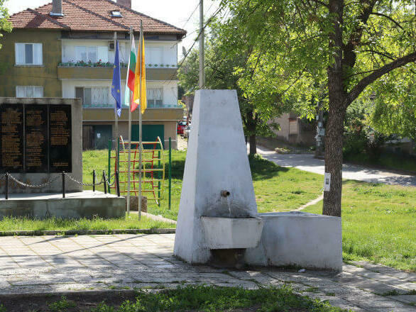 РЗИ: Водата от две чешми в Нови пазар да не се пие