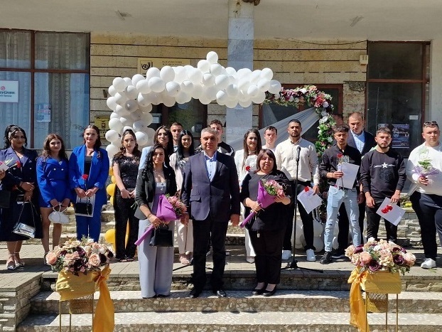 Каолиново изпрати своите абитуриенти