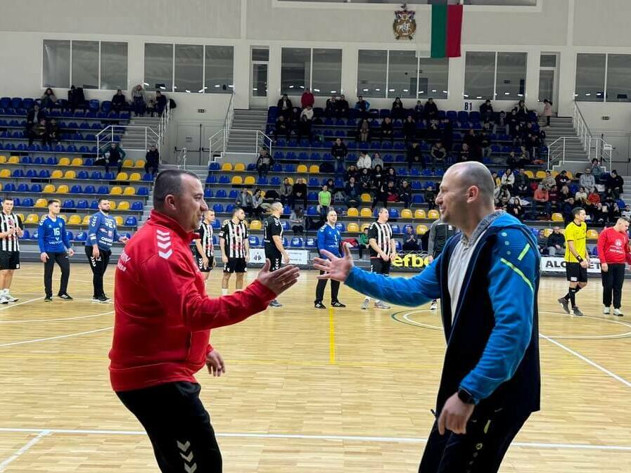 Започва битката за титлата в хандбала