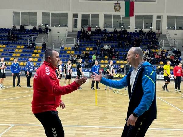 Започва битката за титлата в хандбала