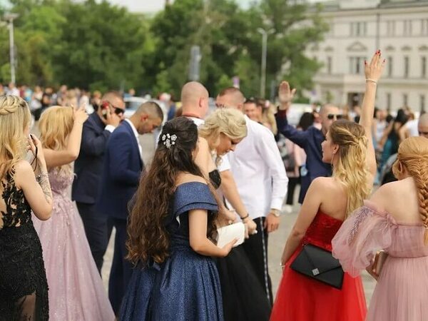 Полицията с призив към абитуриентите