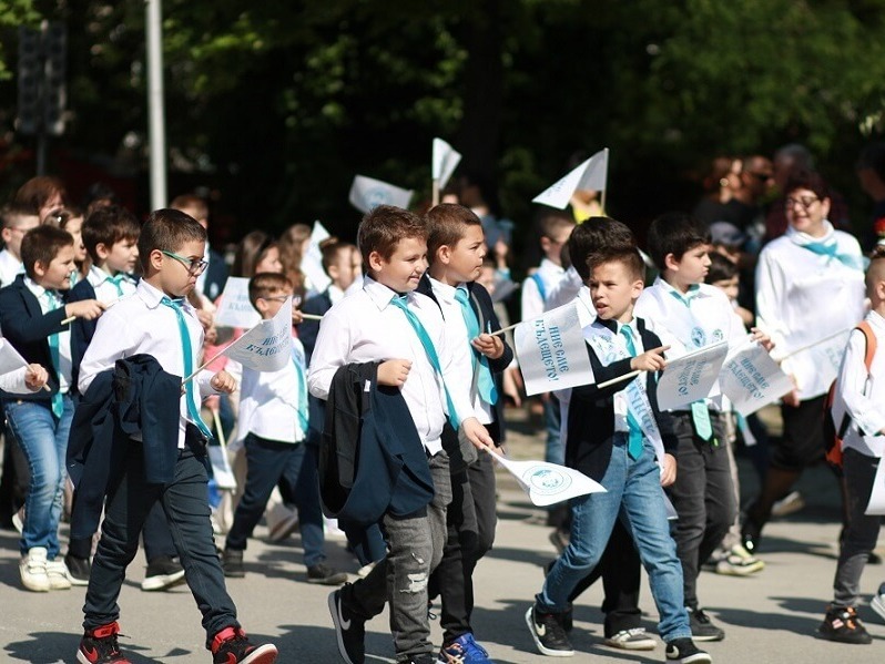 Празнично шествие за буквите в Шумен