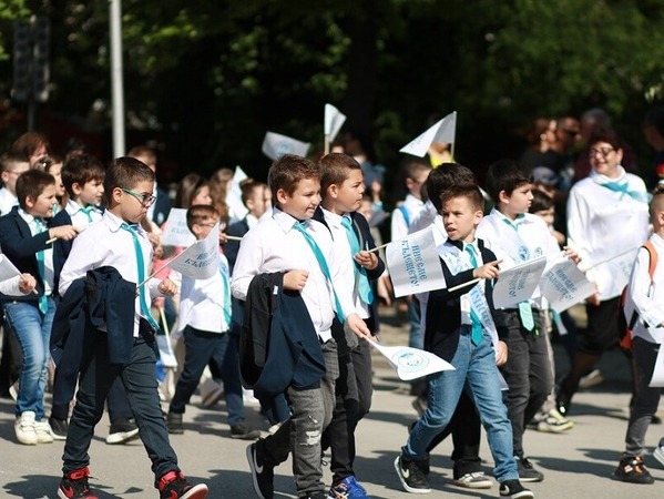 Празнично шествие за буквите в Шумен