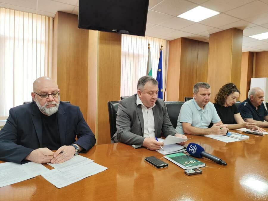 Търсят се фирми, желаещи да санират два блока в Шумен