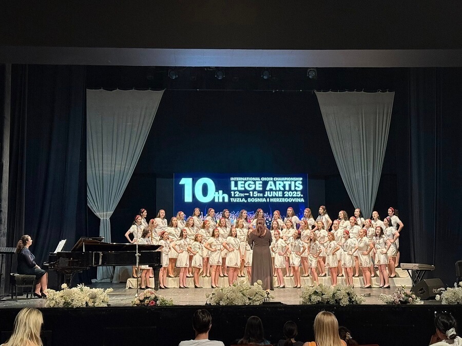 Гран При за „Бодра песен“ от фестивал в Тузла